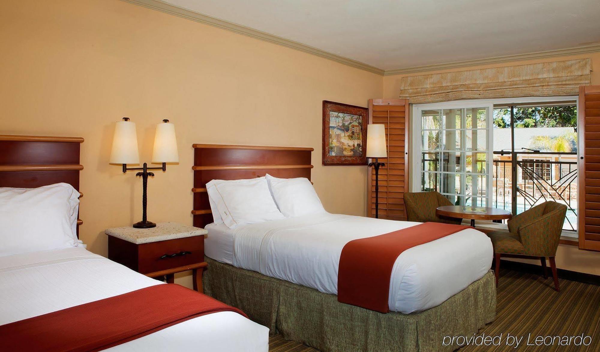 Holiday Inn Express And Suites La Jolla - Windansea Beach, And Ihg Hotel San Diego Room photo